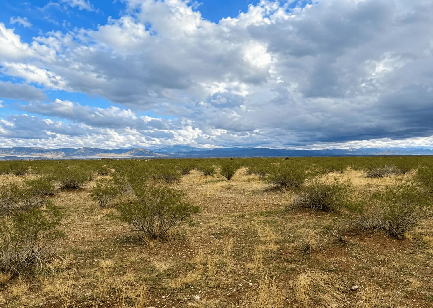 2.21-Acre Corner Lot in Golden Valley, AZ – Mountain Views & Room to Build
