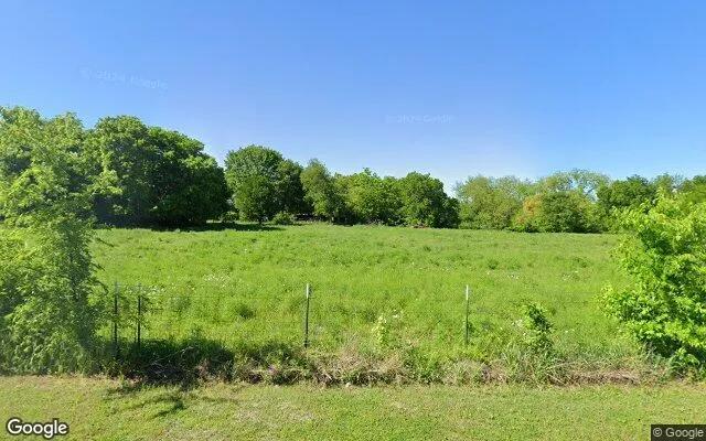 1.5 Acres in Gainesville - Cooke County, TX - Image 4