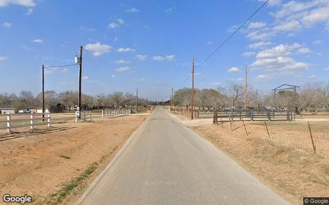 Decorative background for 1.5 Acres in La Vernia - Wilson County, TX image 6