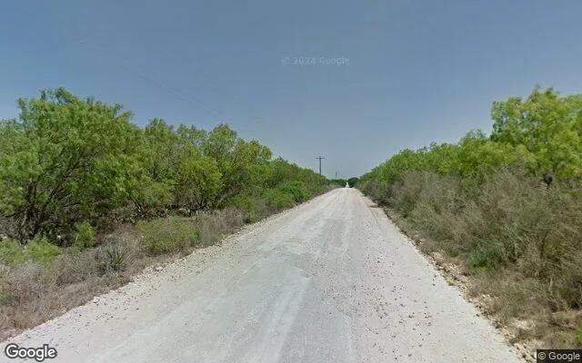3.51 Acres in Pearsall - Frio County, TX - Image 4