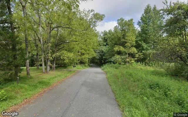 Decorative background for 3.5 Acres in Gloucester - Gloucester County, VA image 6