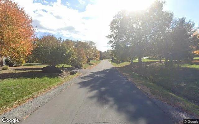Decorative background for 5.34 Acres in Round Hill - Loudoun County, VA image 6