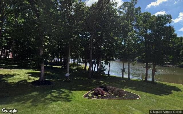 Decorative background for 1.5 Acres in Mineral - Louisa County, VA image 6