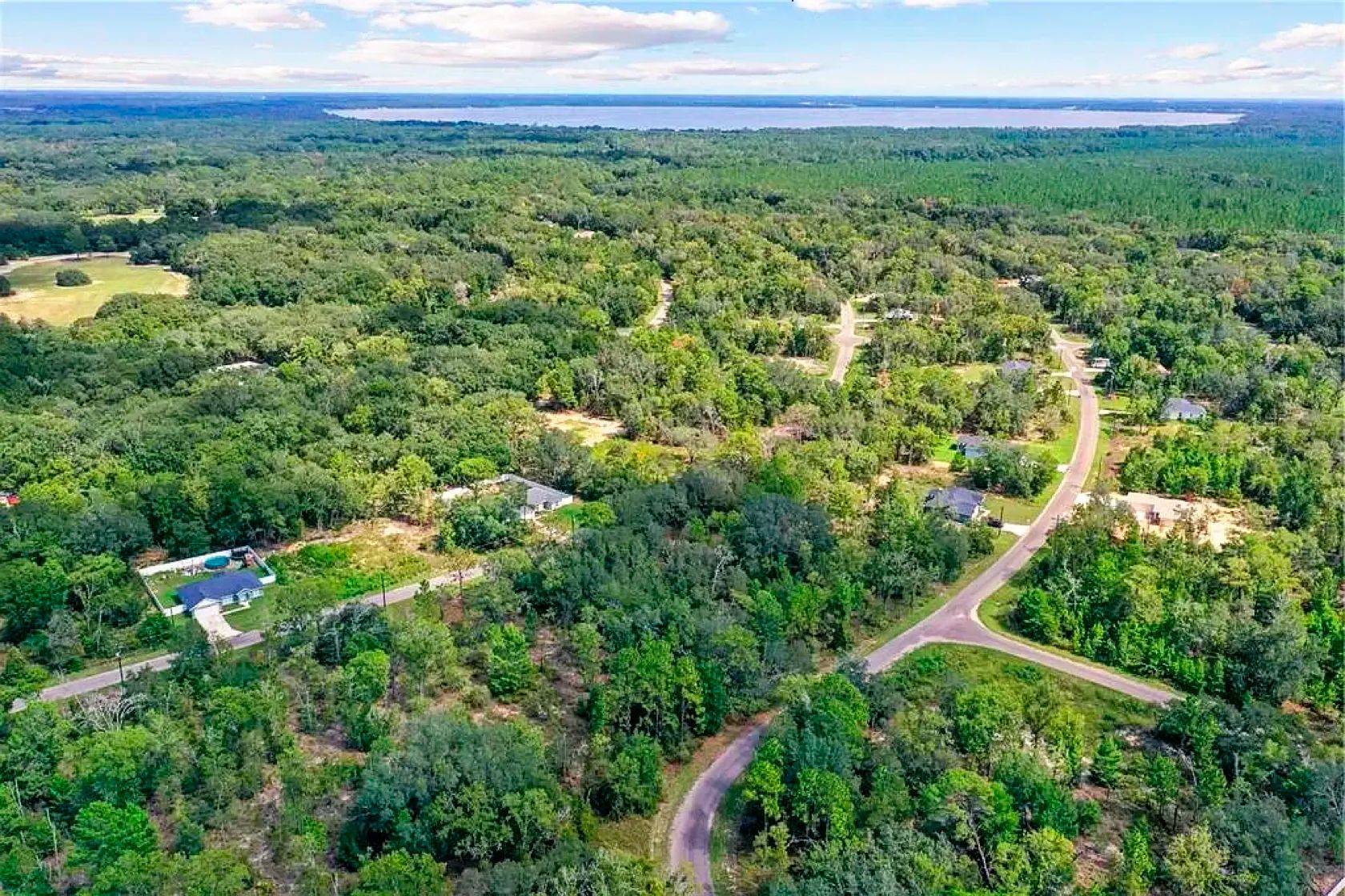 Spacious Building Lot with Power close to Lake Weir in Marion County, FL