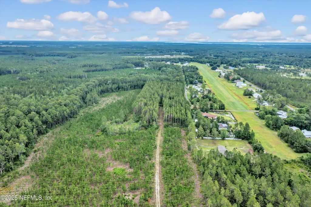 0 Air Park Loop W — 5 Acres with Runway Access in Clay County, FL