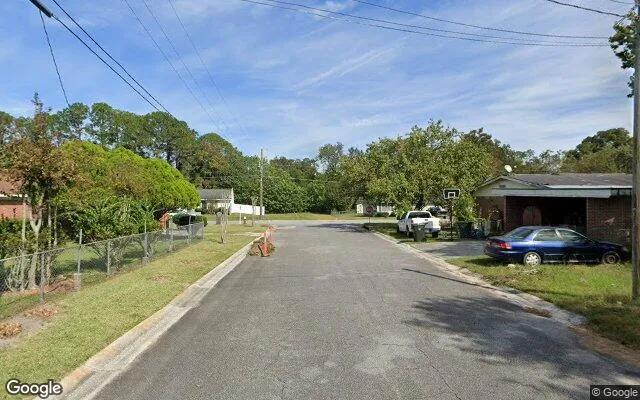 Decorative background for 0.55 Acres in Waycross - Ware County, GA image 5