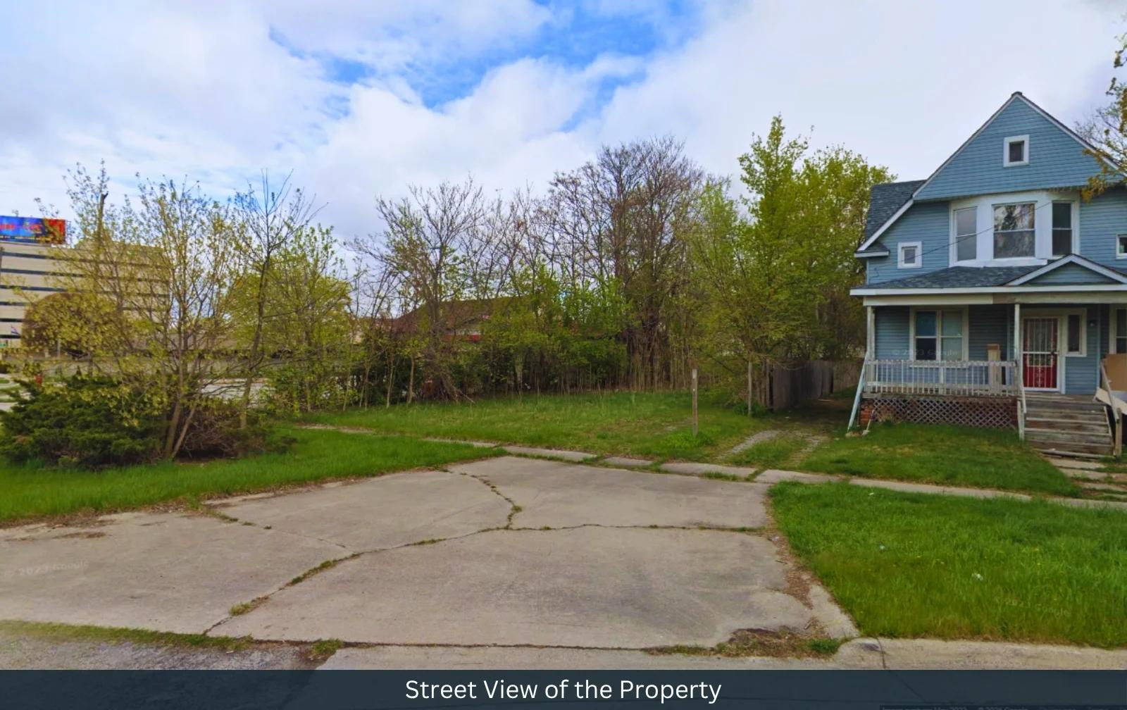 Decorative background for 311 CARROLL ST, SAGINAW, MI 48607 image 9
