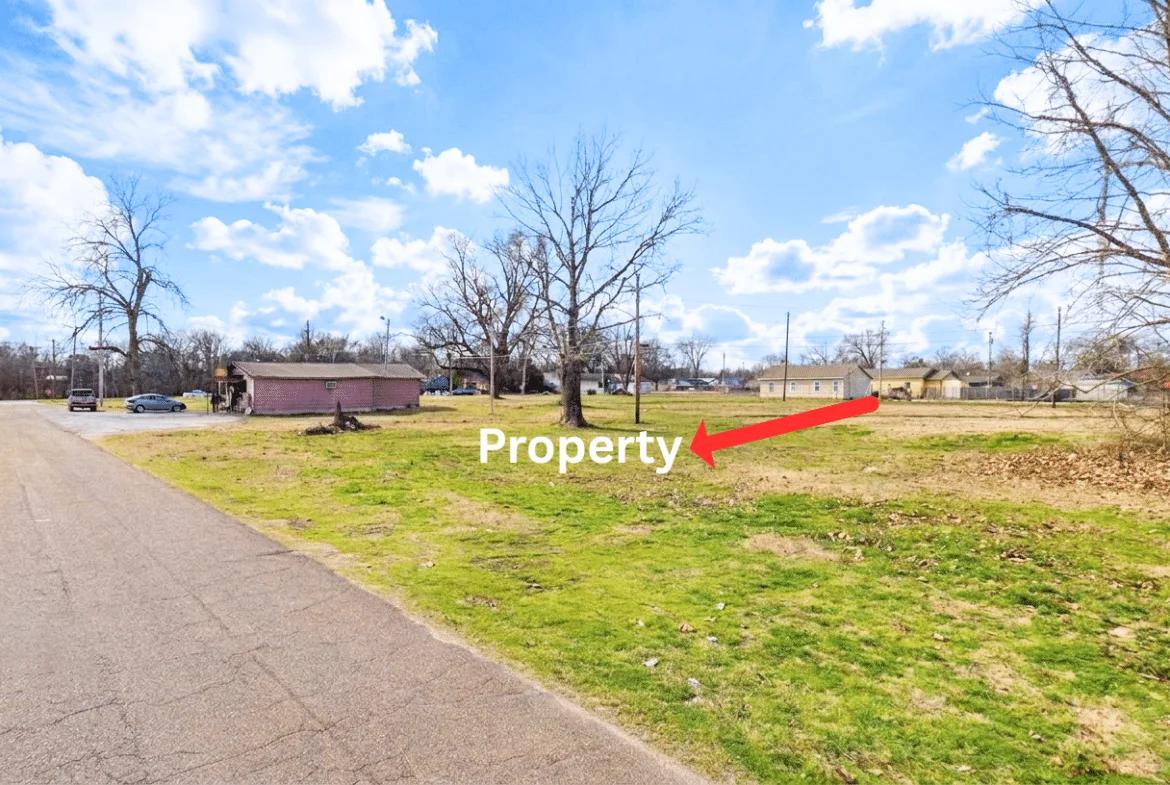 Decorative background for 0.03 Downtown Clarksdale Lot image 6