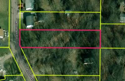 0.45-acre Residential Lot in Bloomington, IL/Terreno a la venta