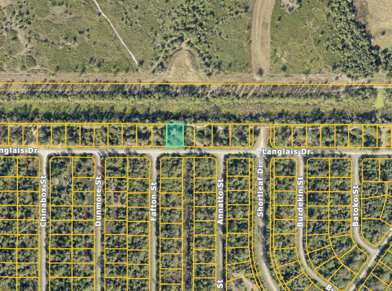 Lot with County Owned Easement Next Door, and backs up to a nature preserve! - Image 3
